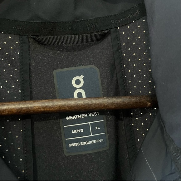 On Cloud Mens Running Weather Vest Black Size XL - Picture 4 of 6